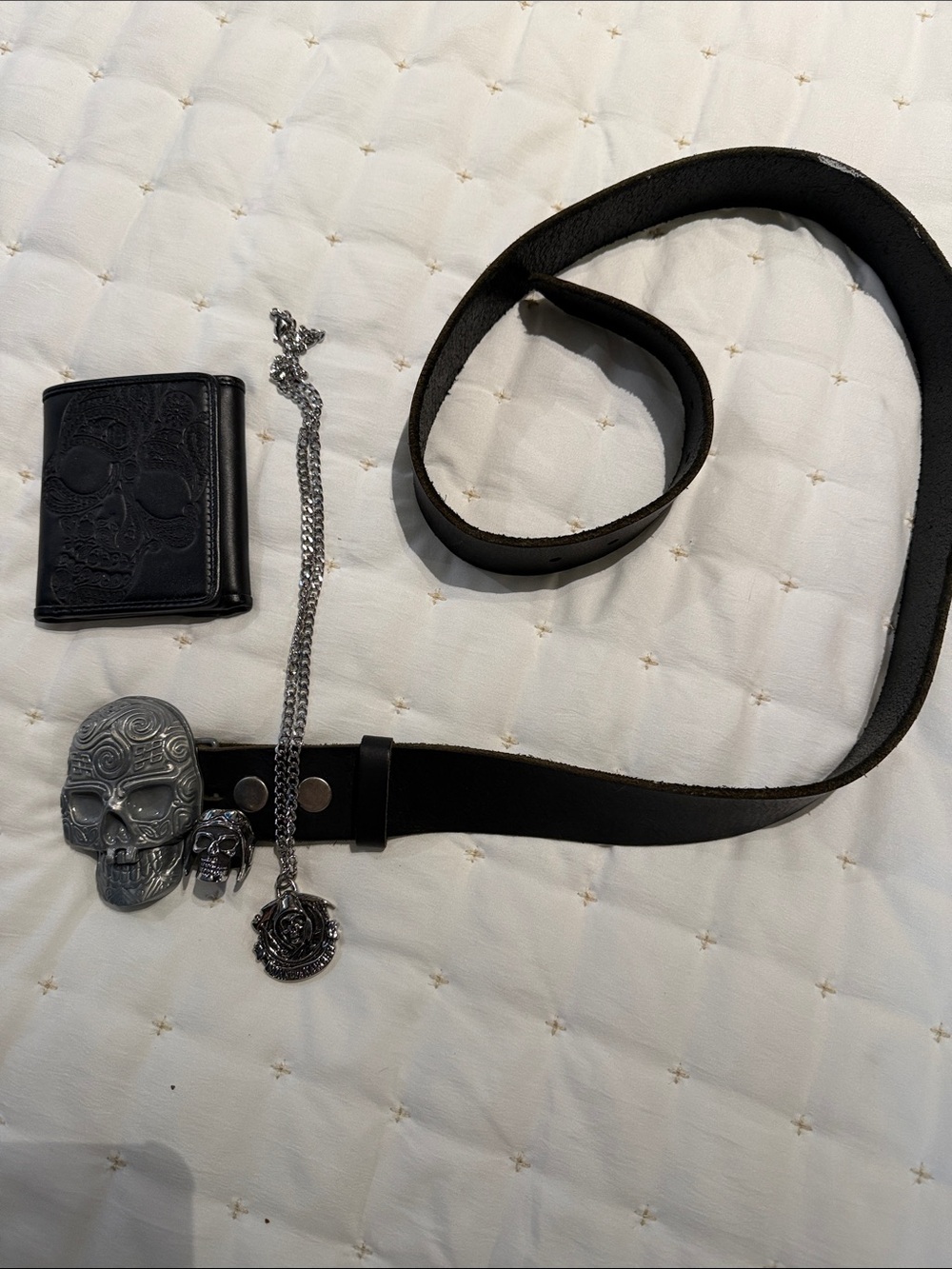 Men's R Graham Wallet, no name.belt w Silver Skull Buckle, ring & necklace